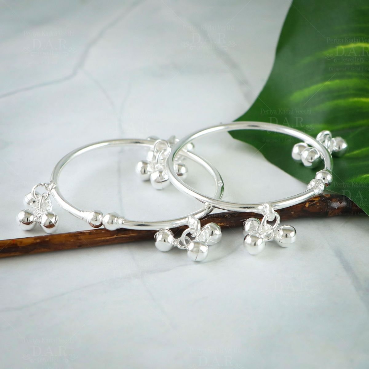 Elegant Womens purchases Plain Thandai Silver