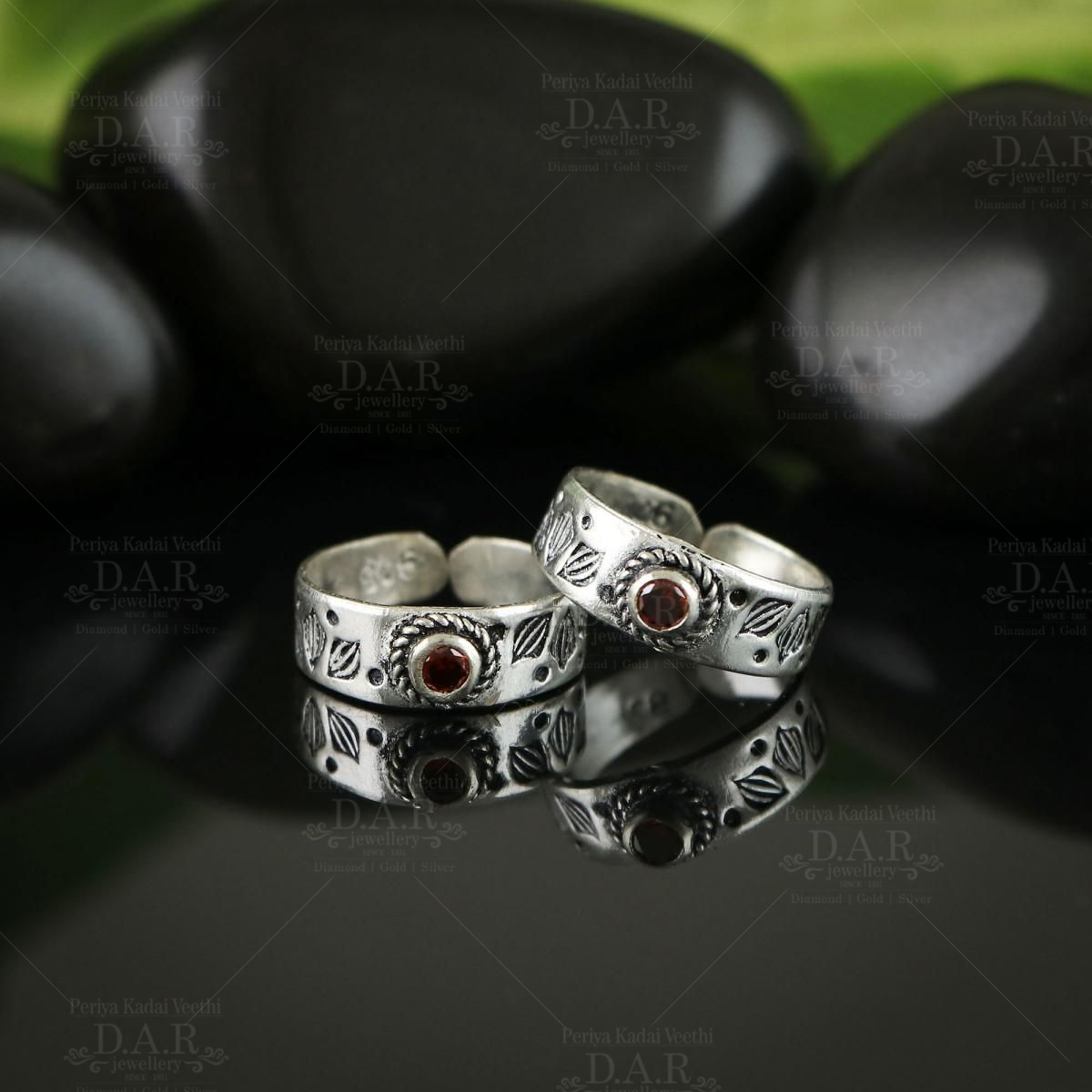 Buy Silver Chest 925 Pure Sterling Silver Oxidized Toe Ring for Women And  Girl Pair of 2 Stylish Toe Ring Silver Flower Cut Design Bichhiya Online at  Best Prices in India - JioMart.